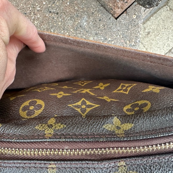 LV JUENE FILLE vintage crossbody - Picture 4 of 12